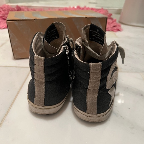 Golden goose slide - Picture 6 of 7